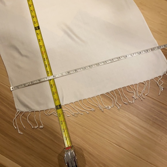 White Pashmina-Style Scarf - Picture 5 of 8
